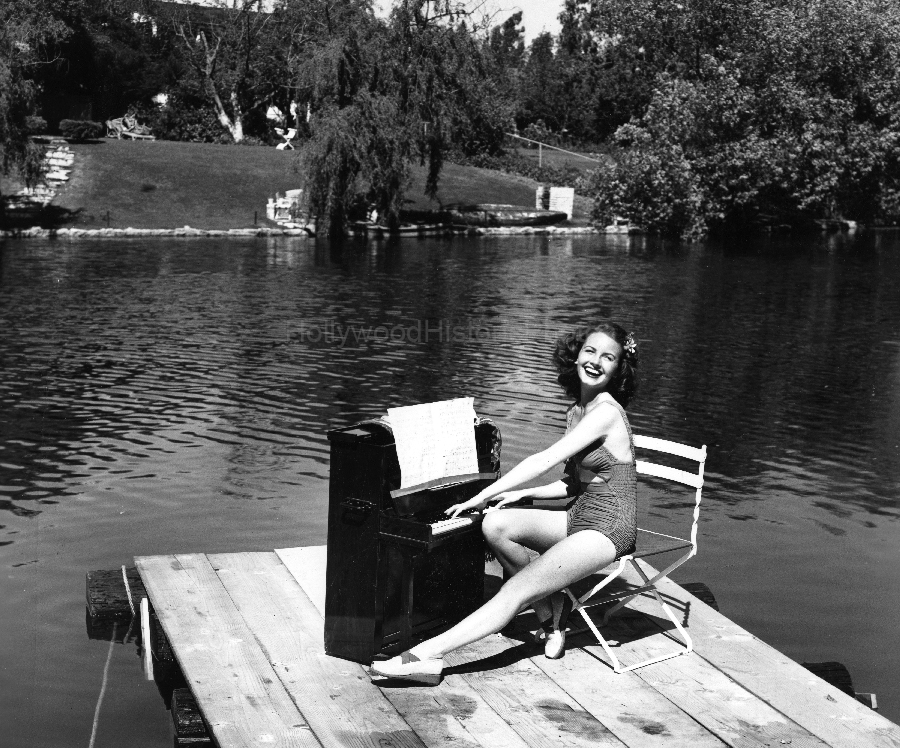 Janet Blair 1941 2 WM.jpg